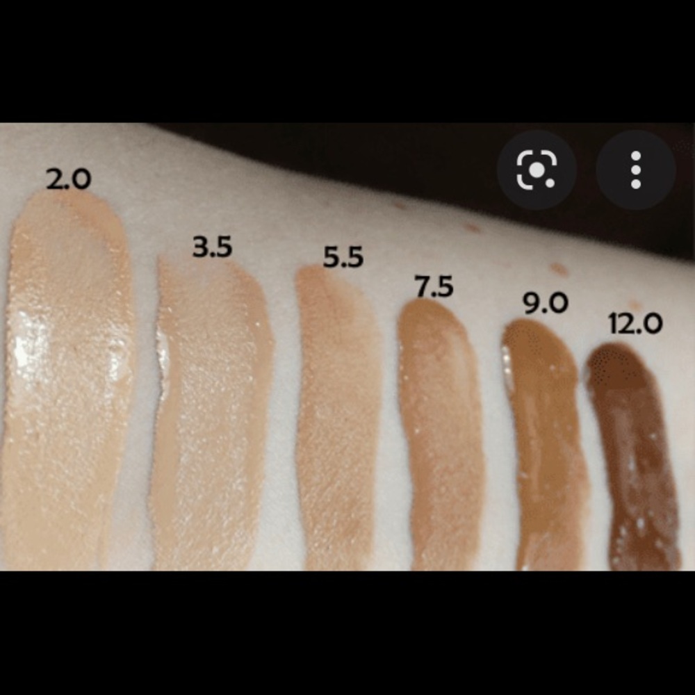 Brand new Giorgio Armani foundation in the box!

Shade 3.5